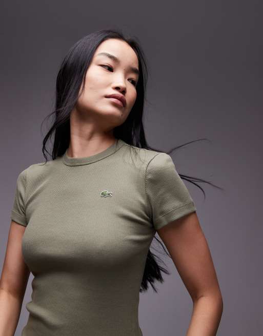 Lacoste – Kakigrön, figurnära t-shirt med logga