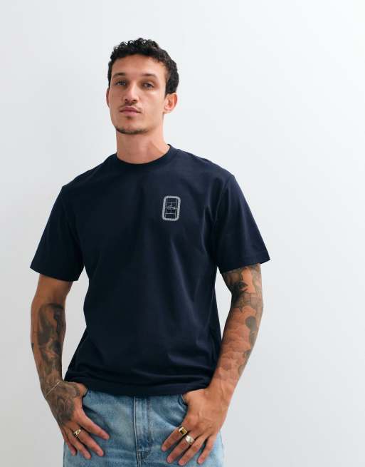 Lacoste klassisk passform t-shirt med grafisk logga och ryggtryck i navy, 5 av 5