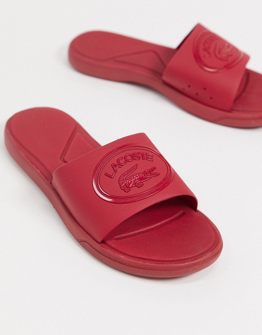 Lacoste - L30 - Slippers met logo in rood