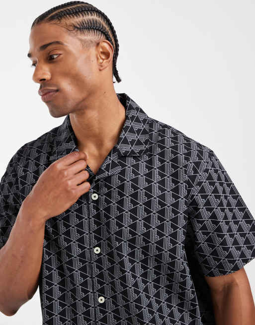 Lacoste – Lounge-Hemd in Schwarz mit Monogramm-Muster, 3 von 5