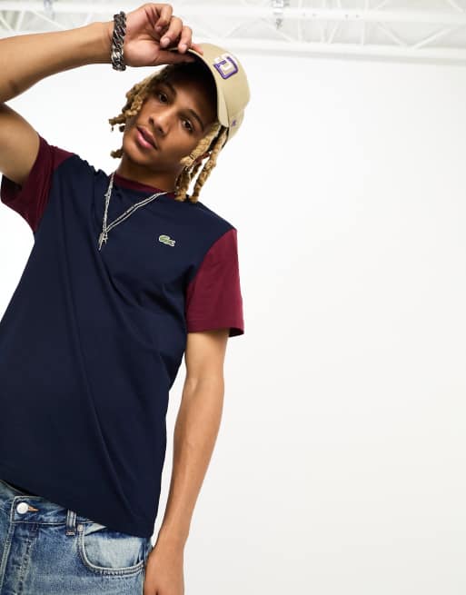 Lacoste – Marinblå och vinröd t-shirt med blockfärgade ärmar