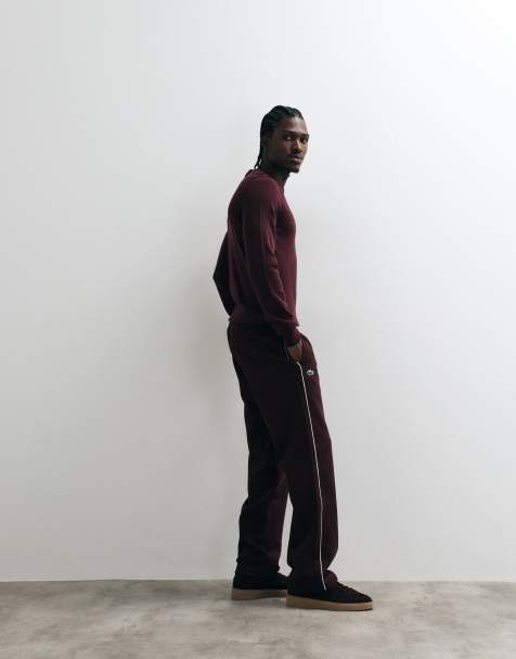 Lacoste - pantalones de chándal con ribete de tenis heritage en burdeos - view 1
