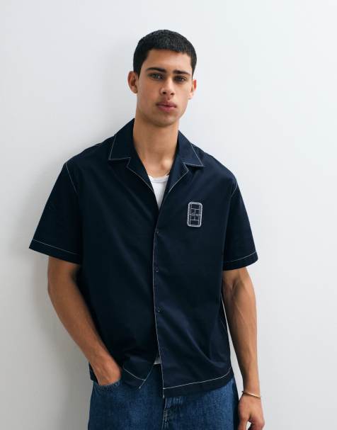 Lacoste - Polo boutonné à manches courtes et logo - Bleu marine - view 1