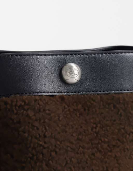Lacoste sac seau en molleton avec détail tennis et bord contrastant marron, 2 de 4