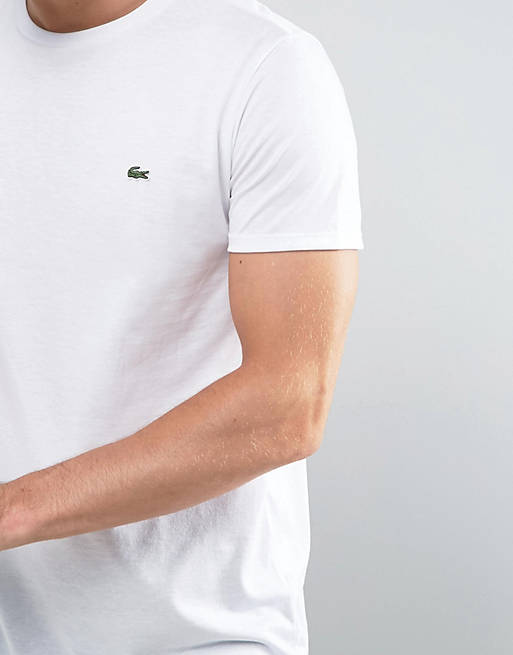Lacoste – Schlichtes Logo-T-Shirt mit Rundhalsausschnitt in Weiß | ASOS