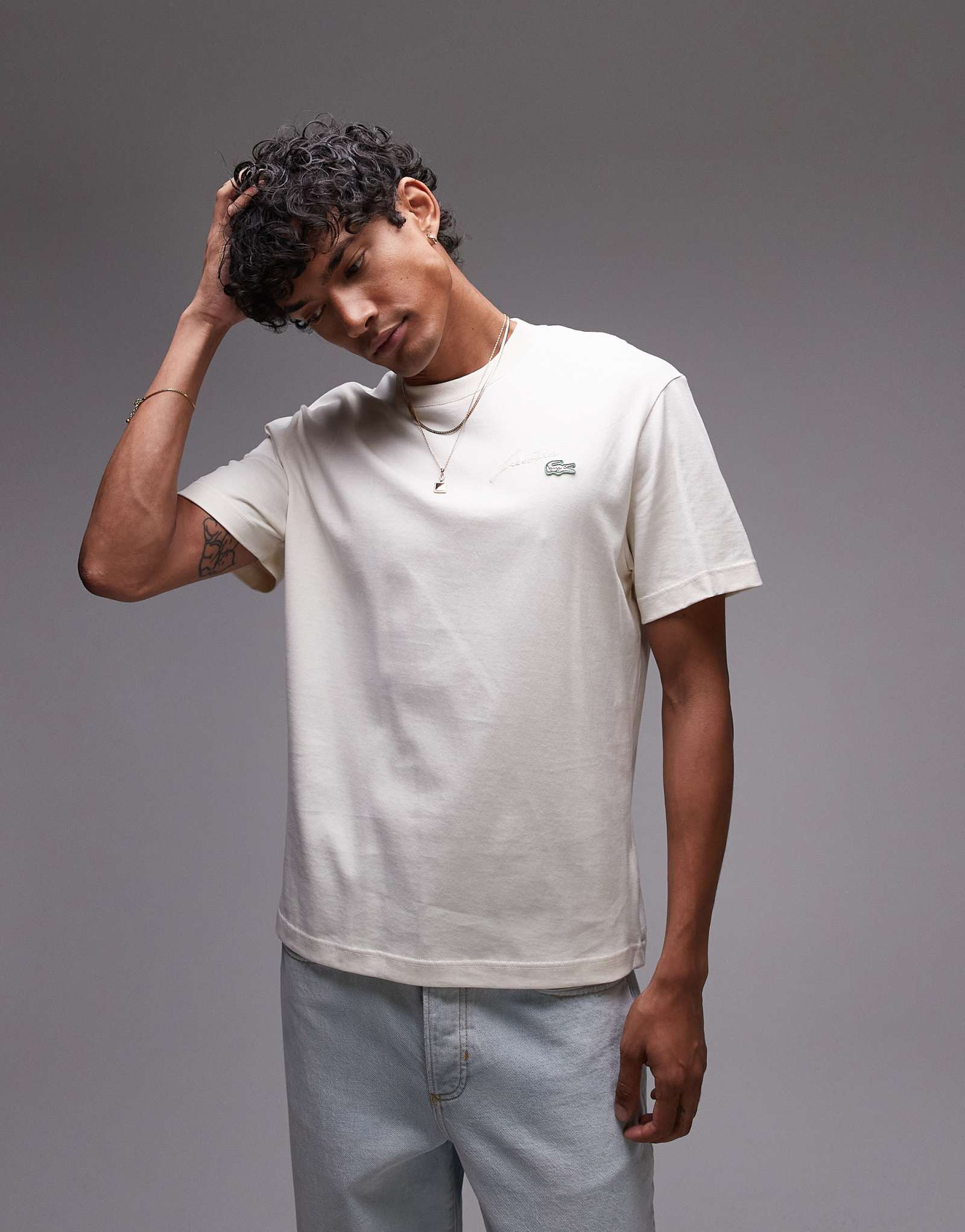 Футболка с логотипом Lacoste script кремового цвета 