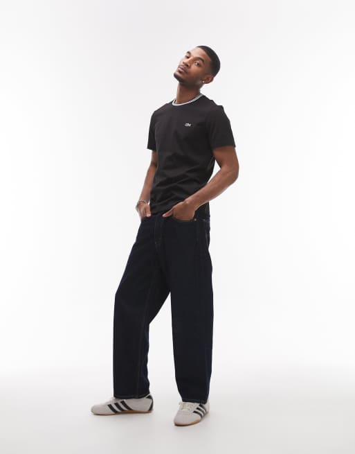 Lacoste – Svart t-shirt med kantband runt halsen, 2 av 4