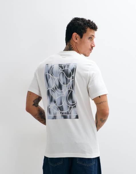 Lacoste T-shirt med tennisbold-bagprint og korte ærmer i creme - view 1