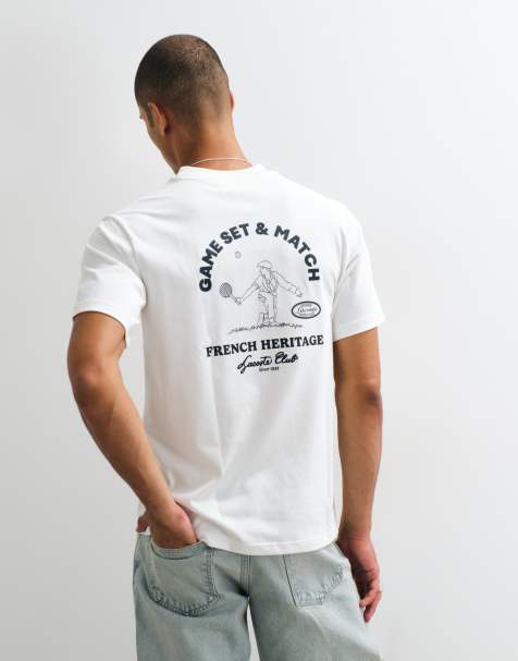 Lacoste tennis heritage T-shirt met badge-accent en graphic op de achterkant in wit - view 1