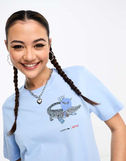 Lacoste x Bridgerton – Ljusblå t-shirt med logga