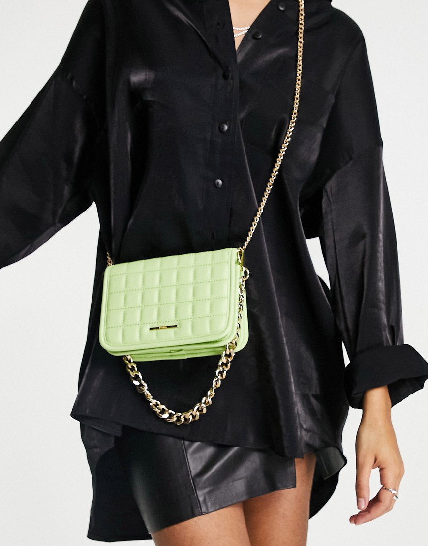 фото Лаймовая стеганая сумка через плечо с цепочкой bershka-зеленый цвет