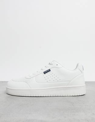 classic tennis shoes