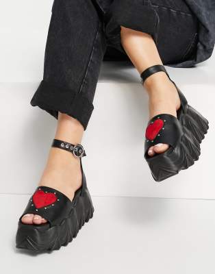 black chunky flatform sandals
