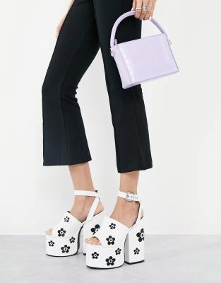 Lamoda Lamoda chunky platform heel sandal in mono daisy print-Multi