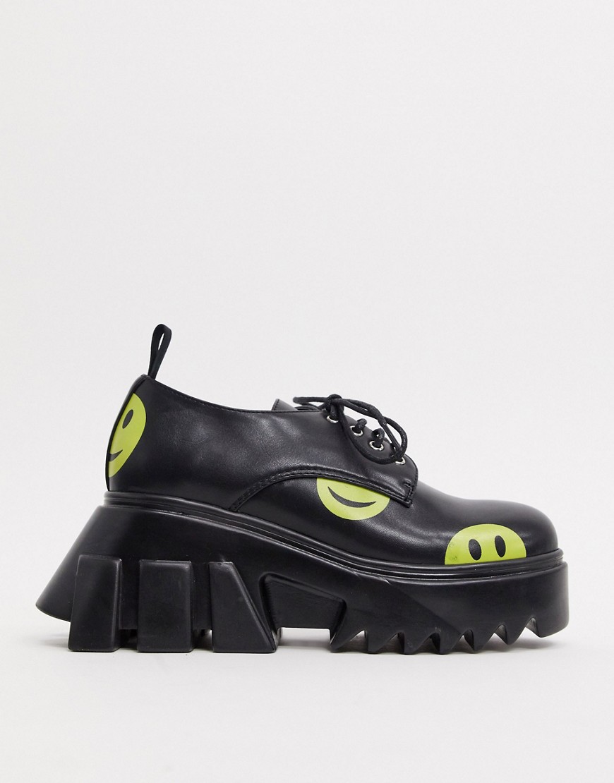 Lamoda - Halfhoge schoenen met extreem dikke zool in zwart met smilies