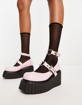 Pursuasive flatform creepers with heart buckle in pink