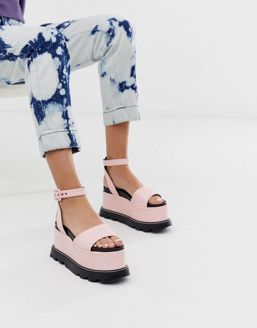 Lamoda – Rosa sandaler med klack och flatform-sula