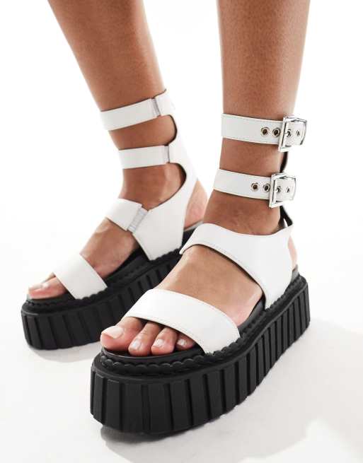 Lamoda - Say Yes Tall - Hvide flatform-sandaler med spænder