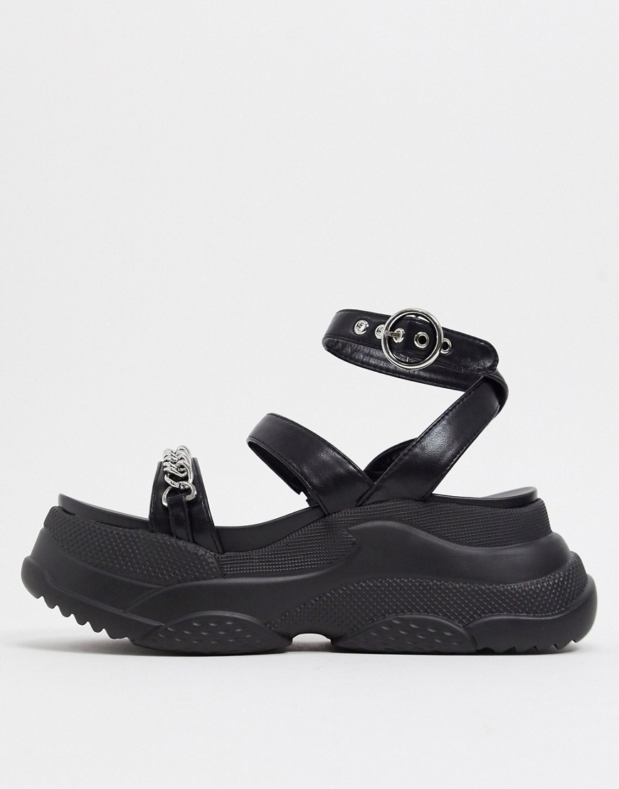 Lamoda - Sportieve sandalen met dikke zool en ketting in zwart