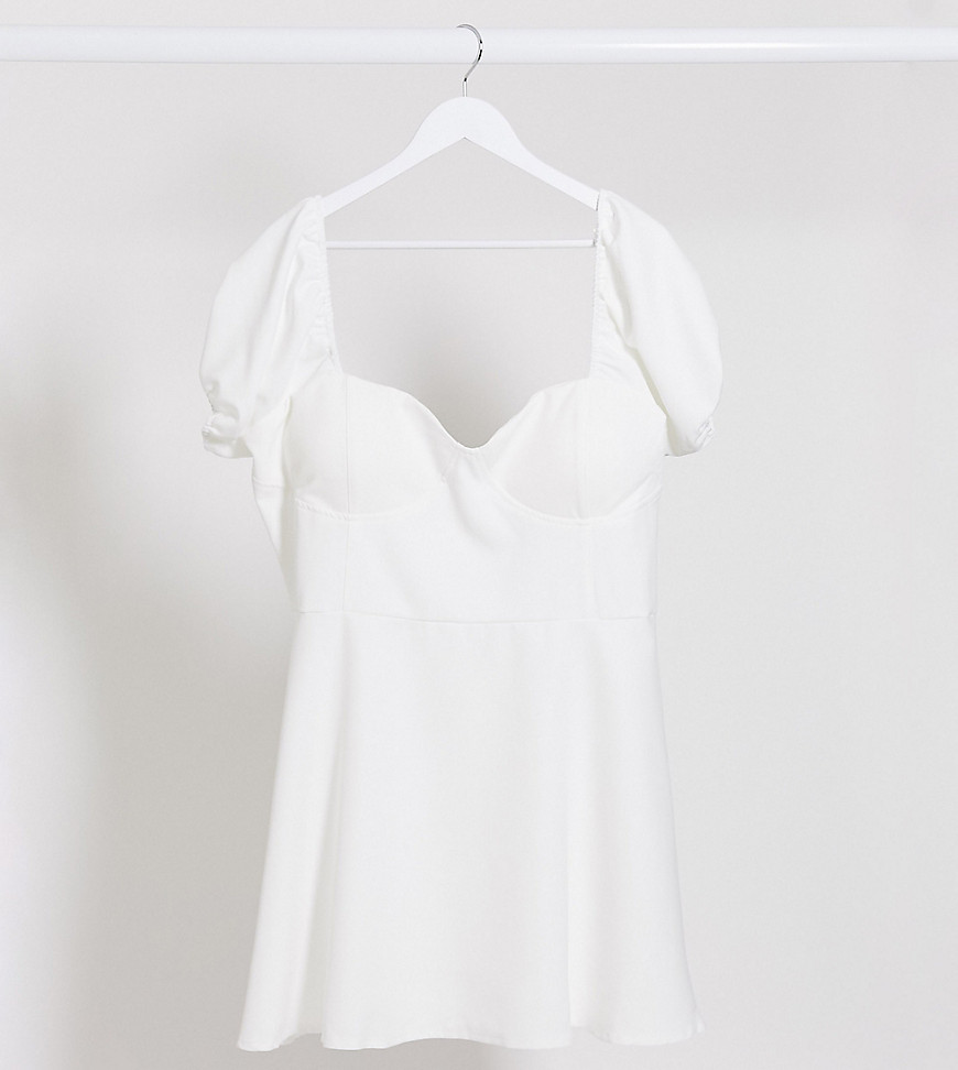 Lasula Plus — Hvid kjole med pufærmer