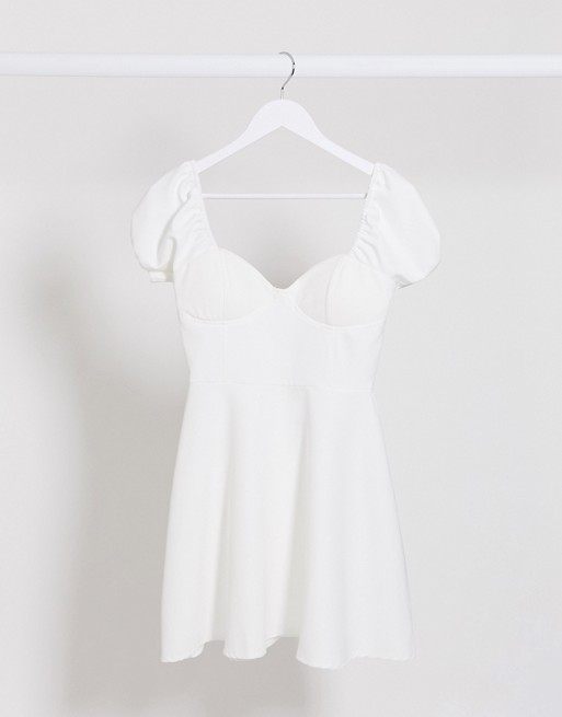 Lasula puff sleeve dress in white