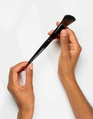 cheek contour brush