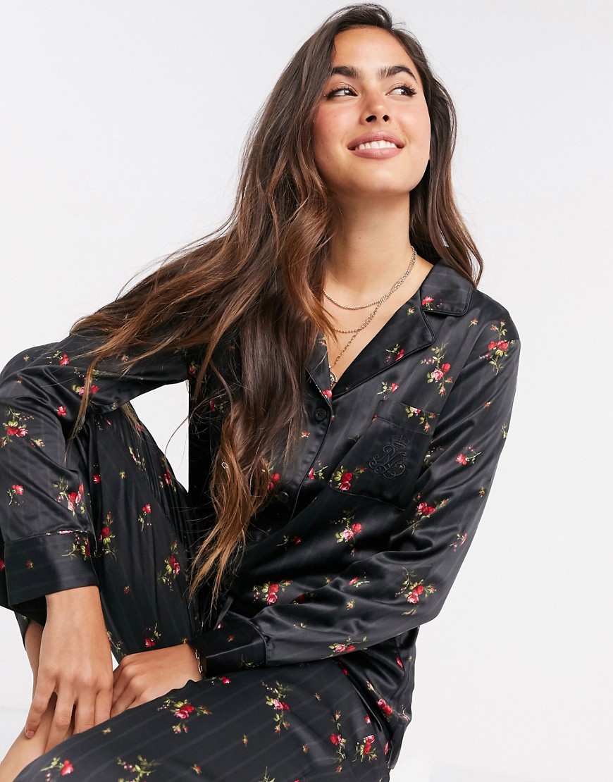 LAUREN by Ralph Lauren - Sort blomstret pyjamassæt med hakrevers