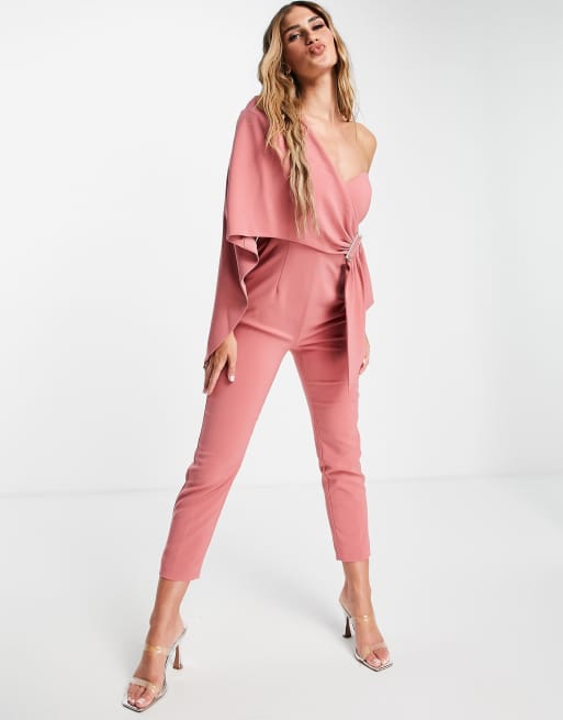 Lavish Alice - Jumpsuit met blote schouder, cape detail en riem in oudroze