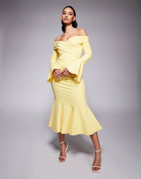 Lavish Alice - Lang og gul offshoulder-midikjole med tætsiddende pasform og svaj - view 1