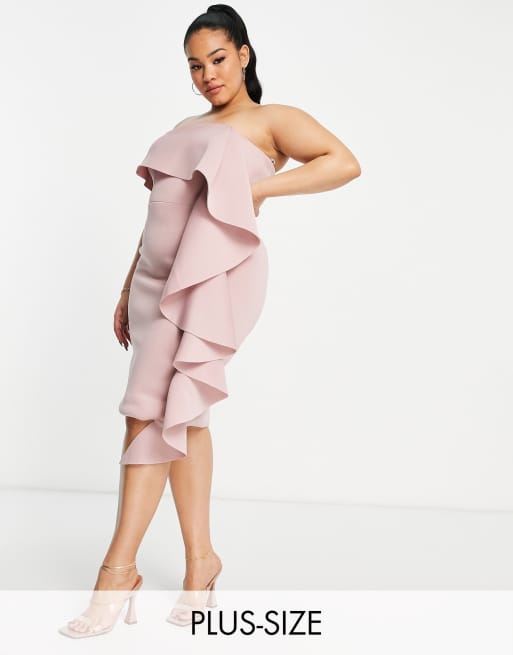 Lavish Alice Plus - Bardot-midikjole med oneshoulder-snit og flæser i støvet lyserødt scuba-stof