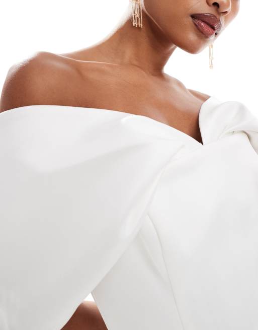 Lavish Alice - Robe mi-longue à encolure Bardot drapée en satin contrecollé - Blanc, 3 de 4