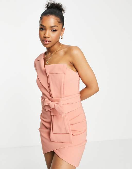 Lavish Alice - Vestito corto a portafoglio monospalla con incrocio, colore corallo