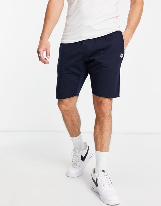 https://images.asos-media.com/products/le-breve-2-pack-raw-edge-jersey-shorts-in-navy-burgundy/202598113-4?$n_550w$&wid=550&fit=constrain
