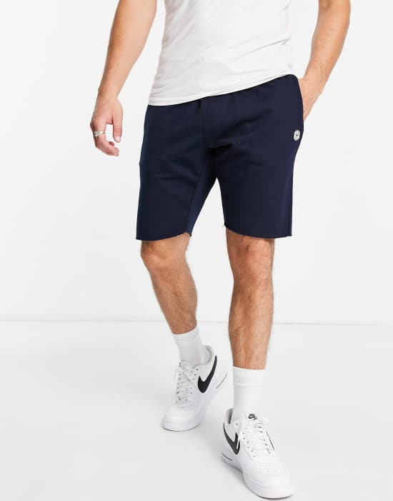 https://images.asos-media.com/products/le-breve-2-pack-raw-edge-jersey-shorts-in-navy-burgundy/202598113-4?$n_550w$&wid=550&fit=constrain