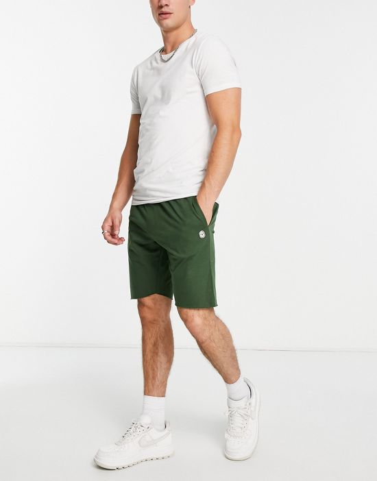 https://images.asos-media.com/products/le-breve-2-pack-raw-edge-jersey-shorts-in-olive-heather-gray/202598030-4?$n_550w$&wid=550&fit=constrain