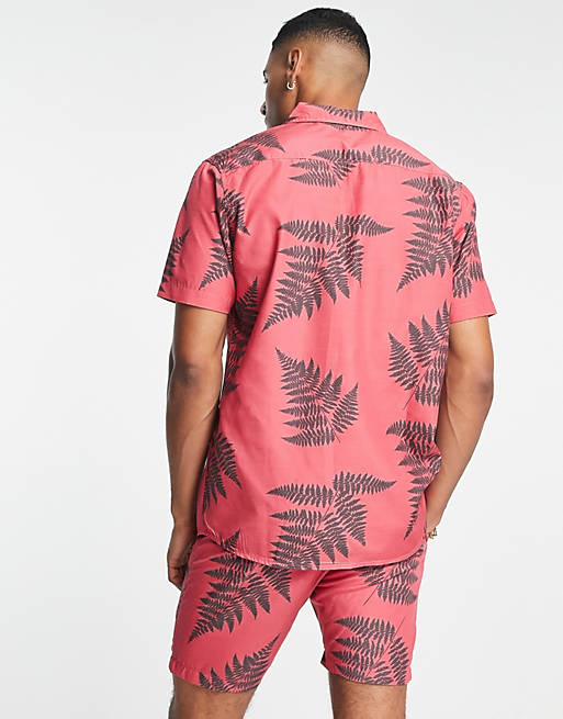 Pantaloncini corallo con stampa di foglie in coordinato Asos Uomo Abbigliamento Pantaloni e jeans Shorts Pantaloncini 