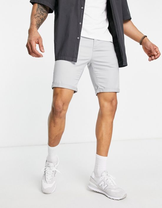 https://images.asos-media.com/products/le-breve-chino-shorts-in-light-gray/201399536-1-grey?$n_550w$&wid=550&fit=constrain