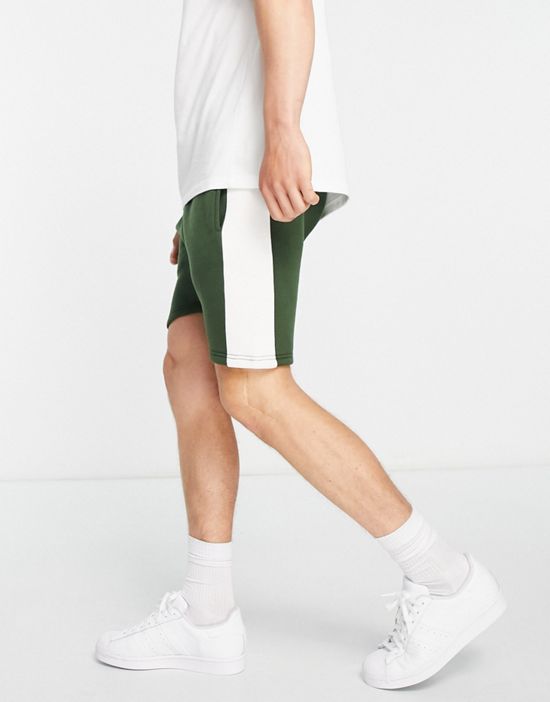 https://images.asos-media.com/products/le-breve-panel-jersey-shorts-in-khaki/203075304-3?$n_550w$&wid=550&fit=constrain