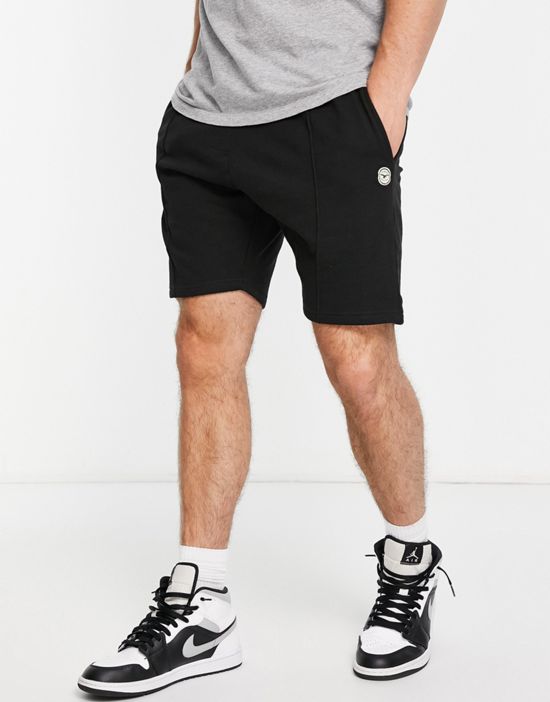 https://images.asos-media.com/products/le-breve-pin-tuck-jersey-shorts-in-black/202598091-1-black?$n_550w$&wid=550&fit=constrain