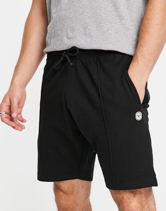 https://images.asos-media.com/products/le-breve-pin-tuck-jersey-shorts-in-black/202598091-2?$n_550w$&wid=550&fit=constrain