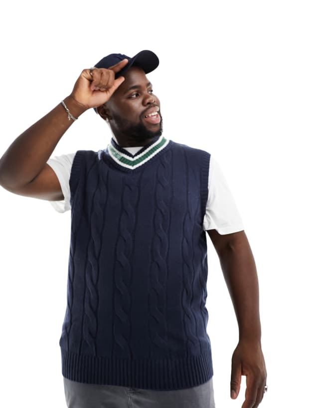 Le Breve Plus cable knit sweater vest in navy