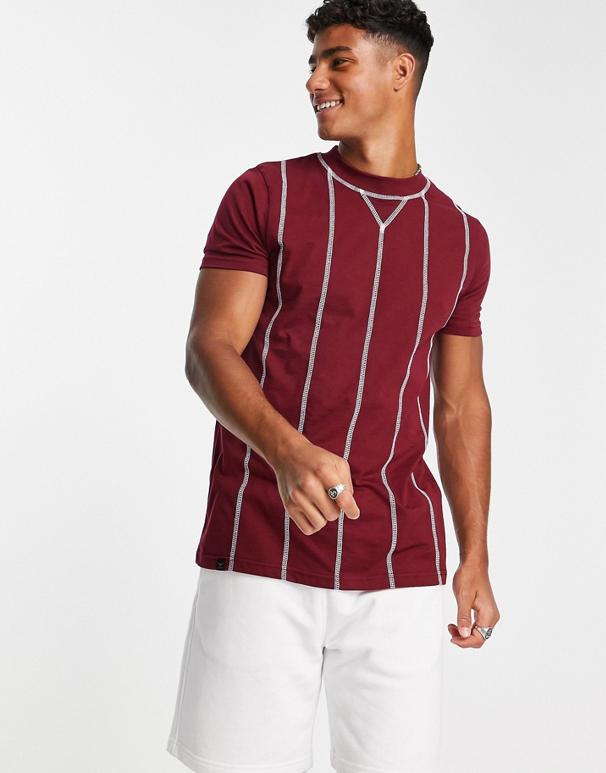 Le Breve verticle stitch T-shirt in burgundy-Red
