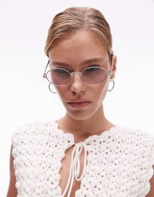 Le Spec Metallic Silver - Round Sunglasses Le Specs | Love Train | Silver & Smoke Lens Sunglasses  main image 2