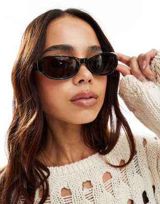 slim sunglasses in tortoiseshell-Brown