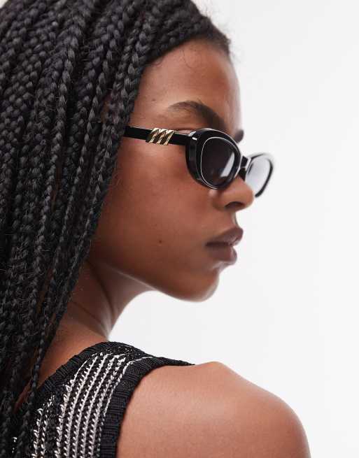 【関税込み】Le Specs ブラック 'The Whisperer' サングラス The Whisperer Black Female Cat-Eye Sunglasses | Le Specs