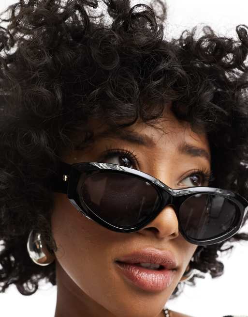 Le Specs – Under Wraps – Svarta solglasögon i cateye-modell