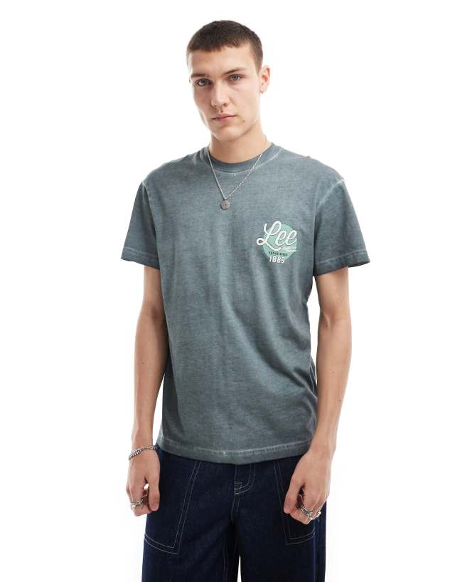 Lee - camp back print t-shirt in mid green