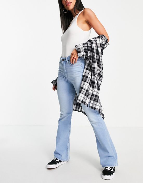 https://images.asos-media.com/products/lee-high-rise-70s-kick-flare-jeans-in-blue/200790483-2?$n_550w$&wid=550&fit=constrain