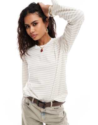 Lee Jeans - Gestreept T-shirt met lange mouwen in wit en lichtbeige