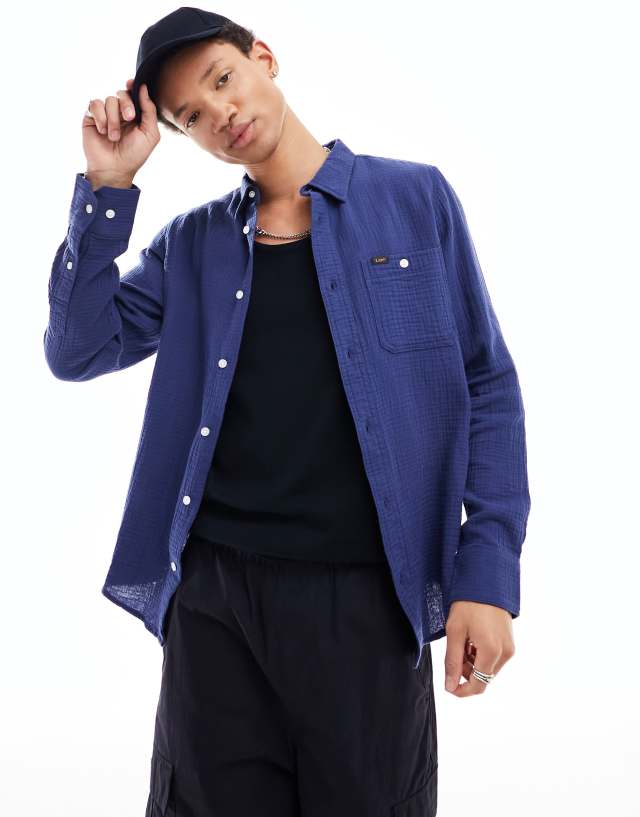 Lee - sure cotton shirt in mid blue